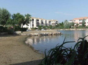 Charmante Villa T2 avec Terrasse, Clim en Option, Parking Privé, Proche Plage et Commerces - FR-1-81-279